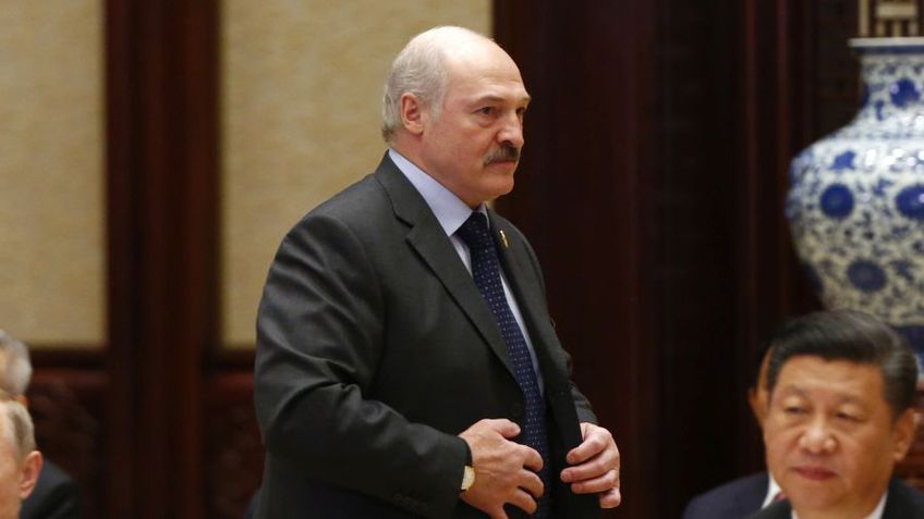 Alexander Lukașenko (65 de ani), președintele Belarusului, a participat sâmbătă la un meci de hochei pe gheață la Minsk, în fața unei audiențe numeroase.