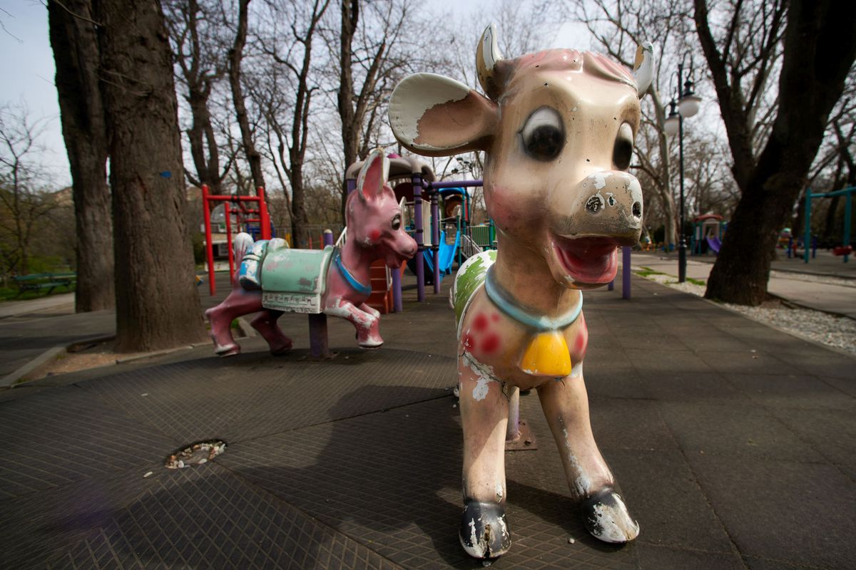 Imagini din parcurile bucureștene după ce au fost închise