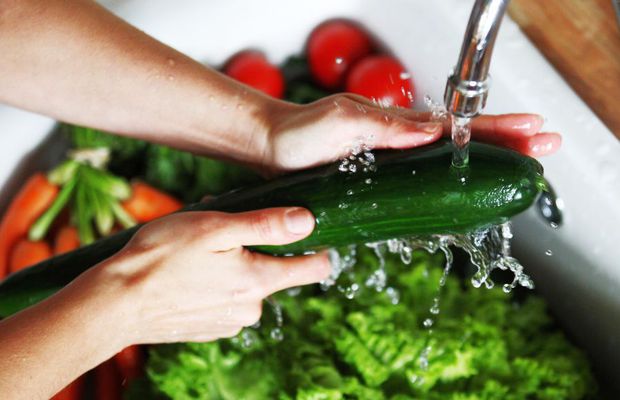 COVID-19. Sfaturi de la nutriționiști: cum să nu te îngrași la izolare » Alimentele recomandate și cele de evitat