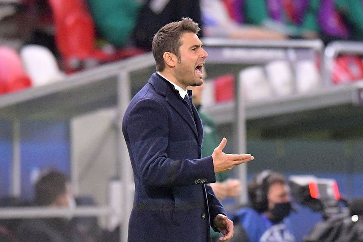 Adrian Mutu le răspunde celor care îl cer titular pe Radu Drăgușin: „A jucat doar câteva minute la Juventus. Poate l-ar fi cuprins emoțiile”
