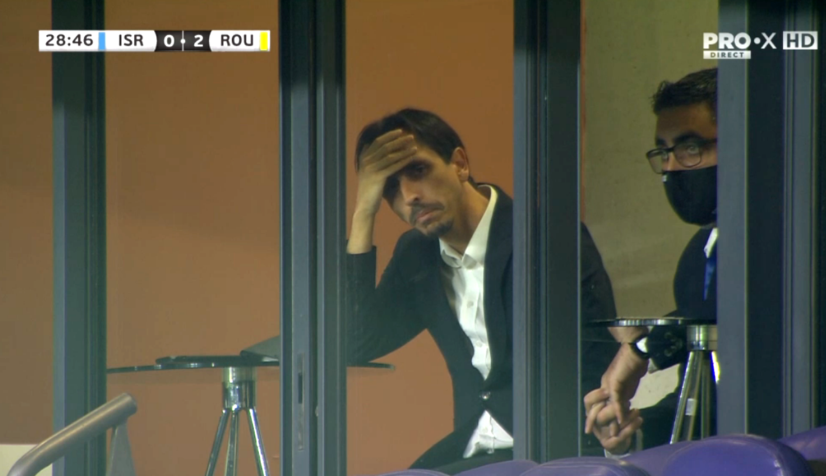 Știm cum e :)) Ce făcea Benayoun în lojă, la 2-0 pentru România