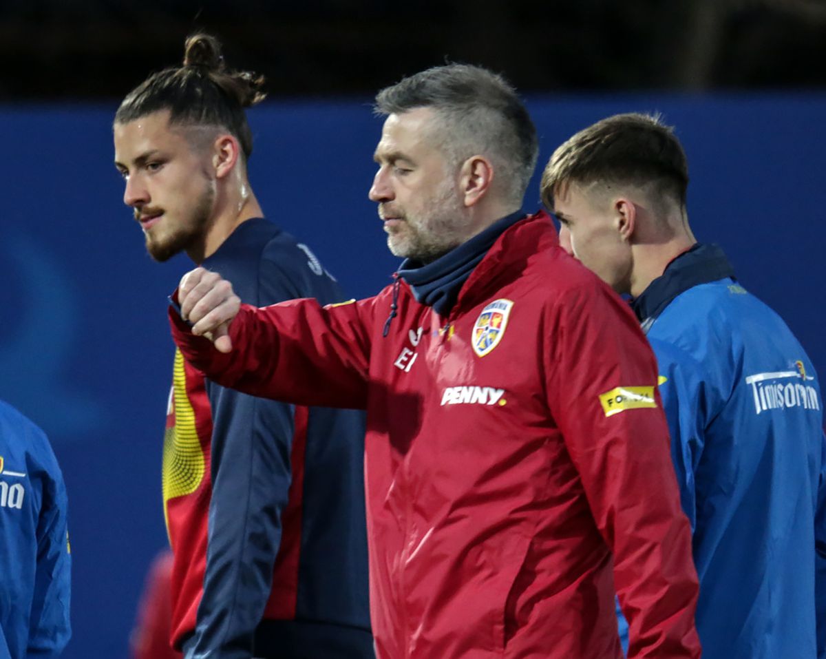 ISRAEL - ROMÂNIA. Apariție-surpriză în hotelul „naționalei” » Un nume de legendă l-a vizitat pe Edi Iordănescu