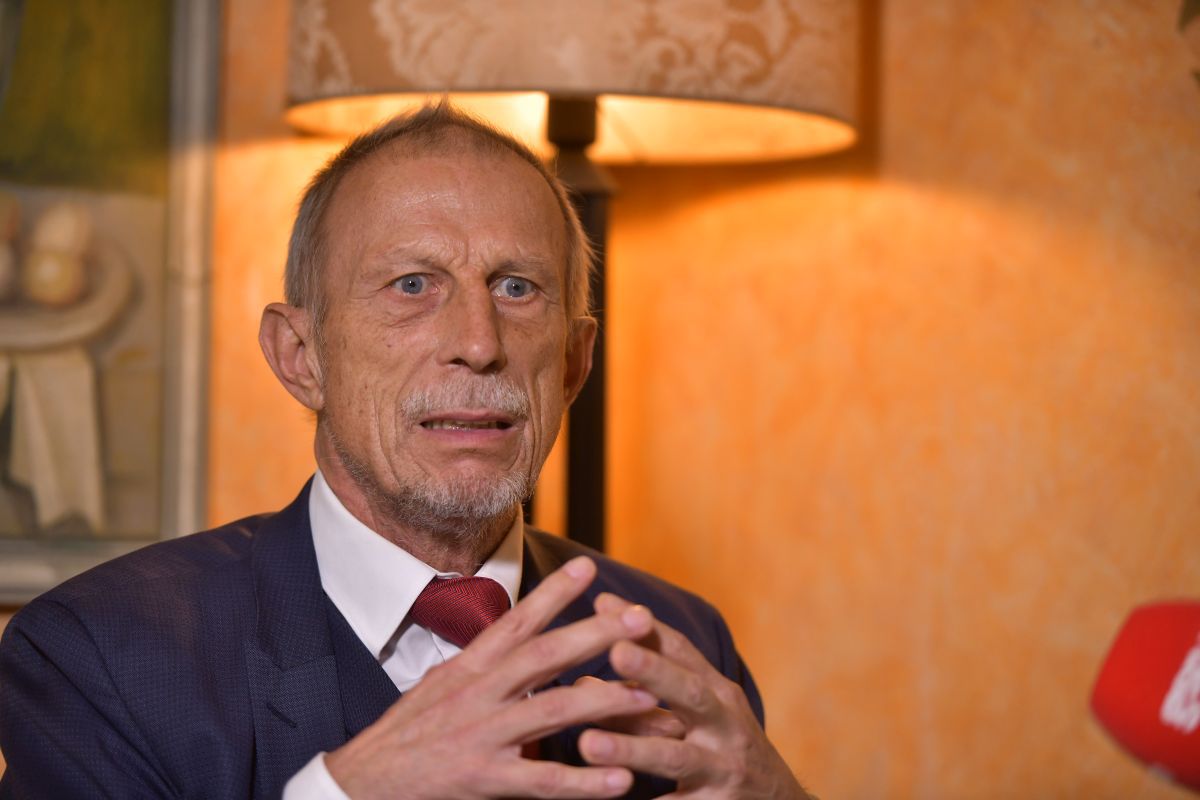 Christoph Daum a fost pe Arena Națională la România - Belarus și a vorbit pentru cititorii Gazetei » „Credeam că mai erau superfotbaliști. Nu mai sunt”