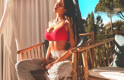 S-a dus în Tercera Division și iubita de la TV i-a făcut un „cadou” minunat