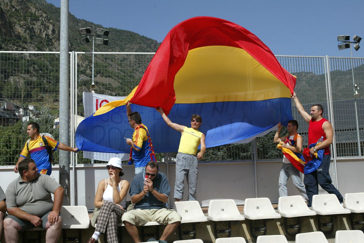 Imagini EXCLUSIVE de la prima deplasare a lui George Simion! „Am mers cu autocarul două zile și două nopți. Părinții mei și acum știu că am fost în Delta Dunării!”
