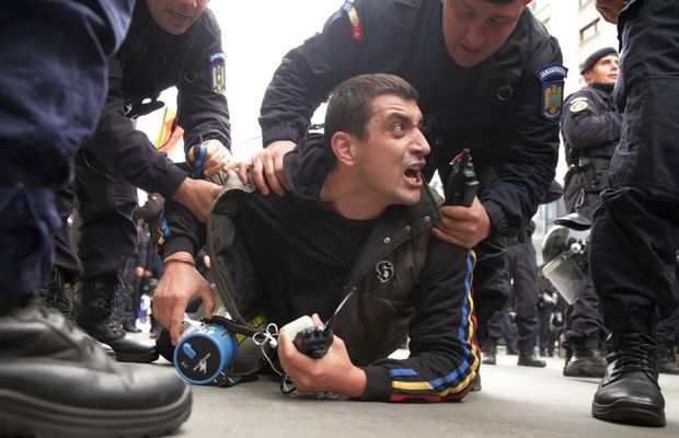 George Simion regretă că n-a fost șef de galerie: „Peluza unui stadion e o reflexie a societății românești, în care nu găsești doar gunoaiele”