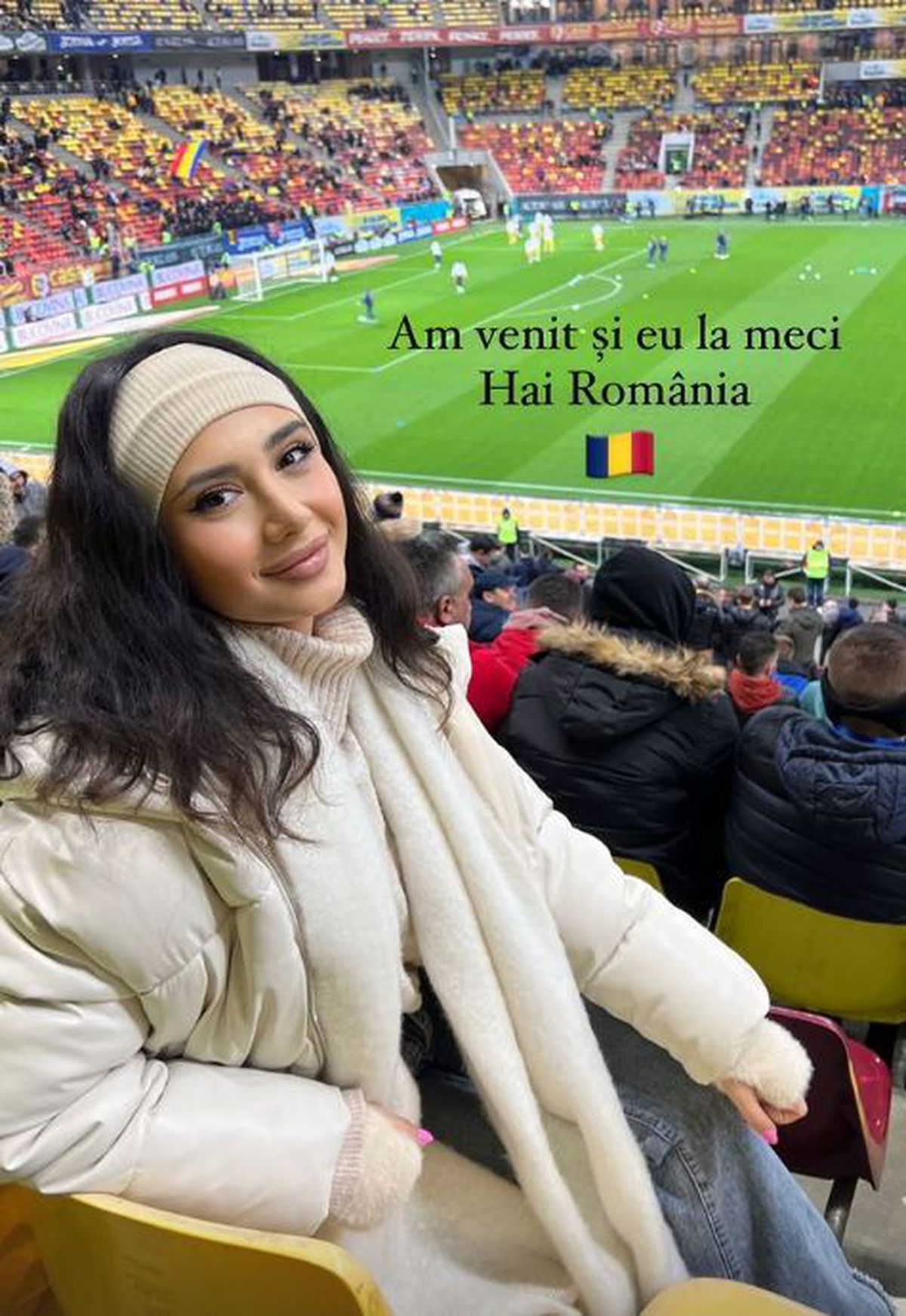 Cea mai hot prezență la România - Belarus » Actrița care a atras toate privirile