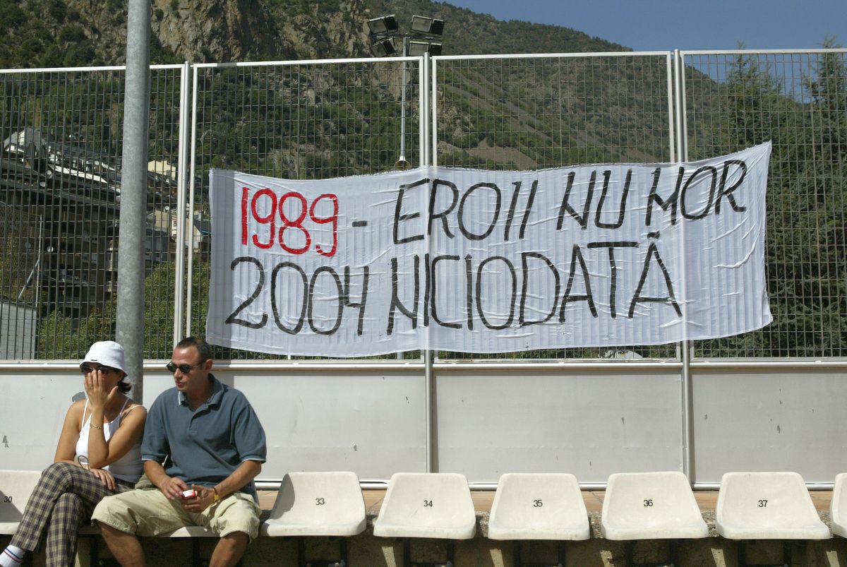 Imagini EXCLUSIVE de la prima deplasare a lui George Simion! „Am mers cu autocarul două zile și două nopți. Părinții mei și acum știu că am fost în Delta Dunării!”