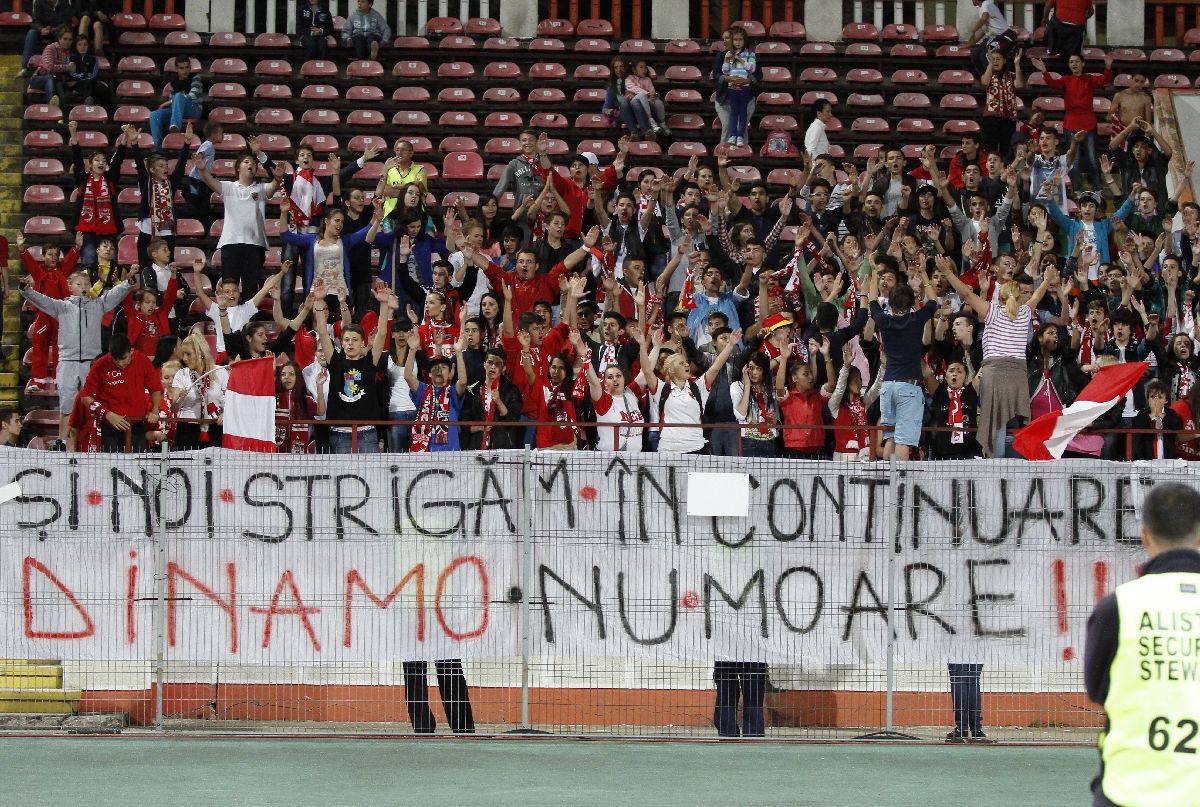 Pyro, bannere și injurii la adresa Stelei » Ce s-a întâmplat când Dinamo a jucat cu femei și copii în tribune: imagini din arhiva GSP