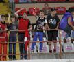 Ziua în care Dinamo a jucat cu femei și copii în tribune / Sursă foto: Arhivă Gazeta Sporturilor