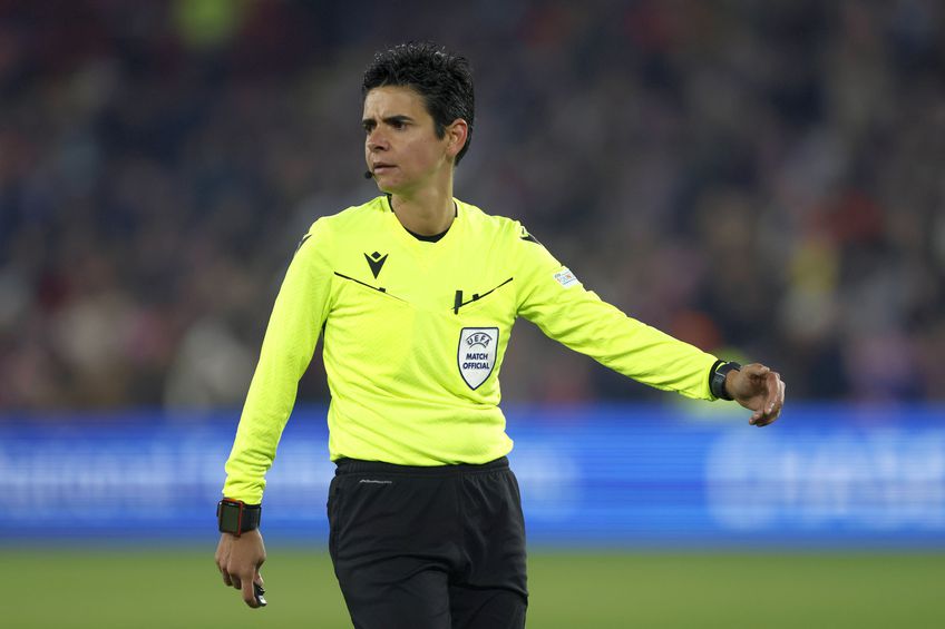 Catarina Campos, prima femeie care arbitrează un meci în prima ligă masculină a Portugaliei. Foto: Imago