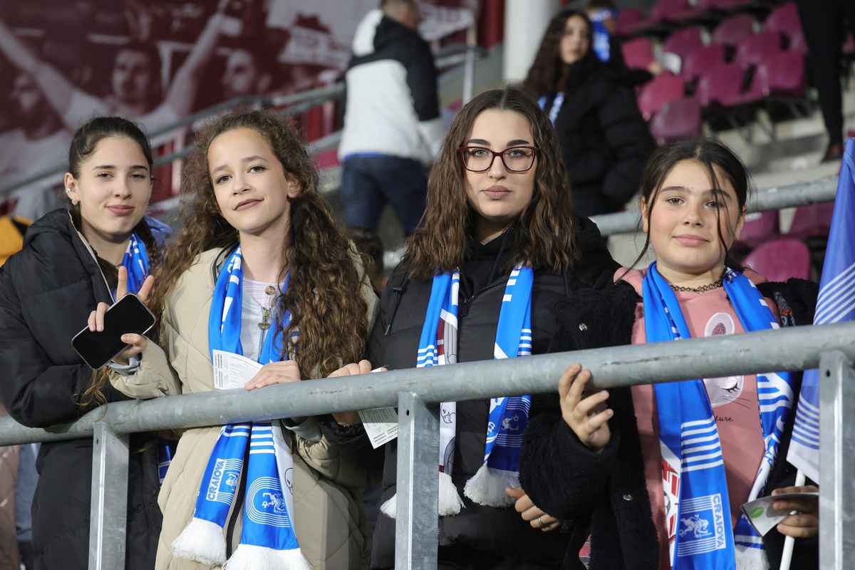 Micii suporteri sunt pregătiți de Rapid - Universitatea Craiova