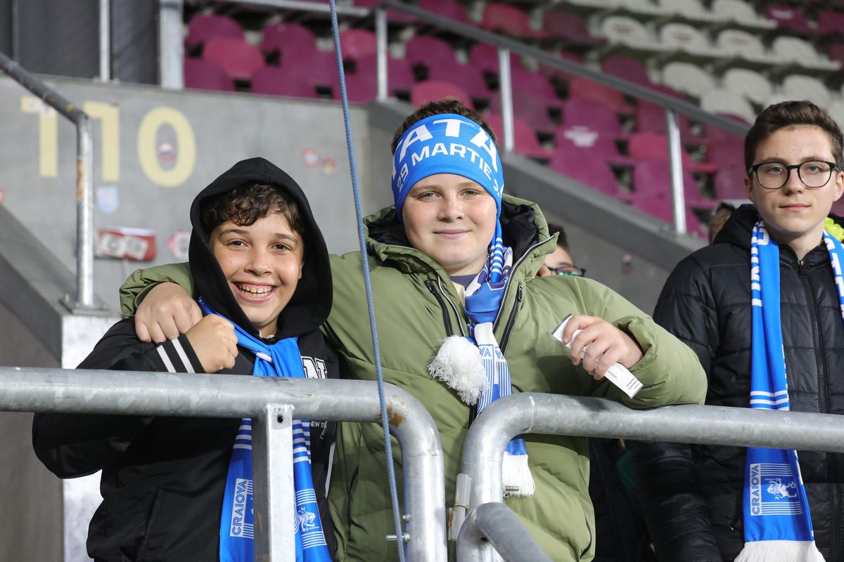 Micii suporteri sunt pregătiți de Rapid - Universitatea Craiova