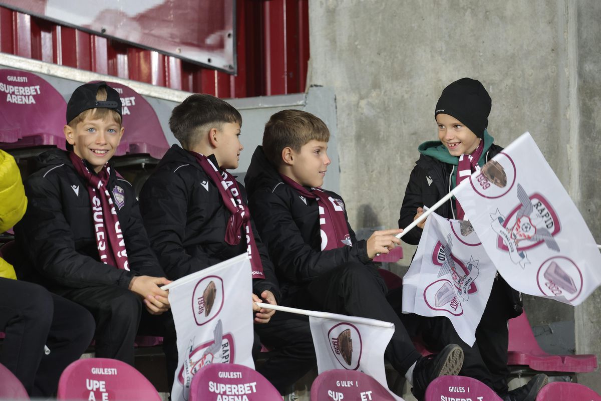 Copii prezenți la Rapid - Universitatea Craiova / foto: Ionuț Iordache GSP