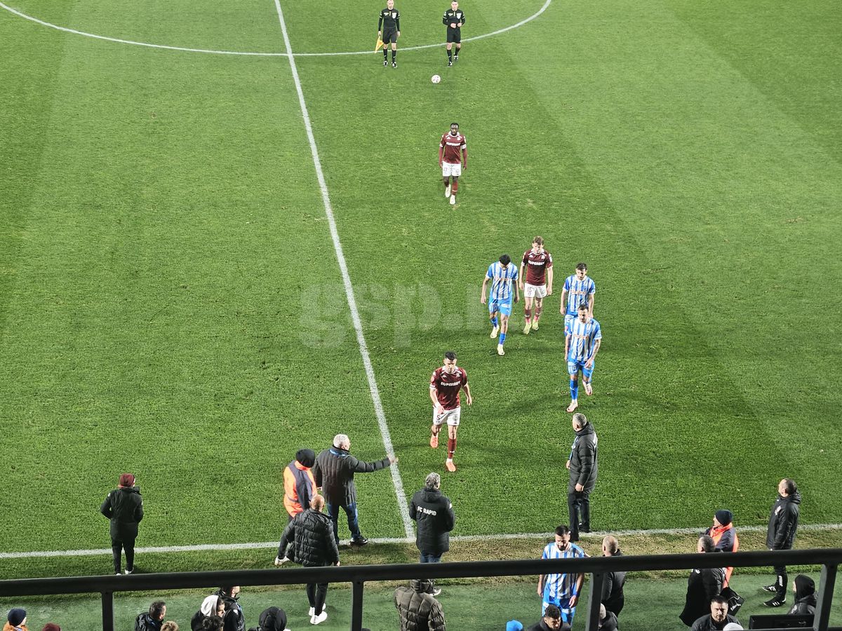 Marius Șumudică, nervos la pauza meciului Rapid - Universitatea Craiova