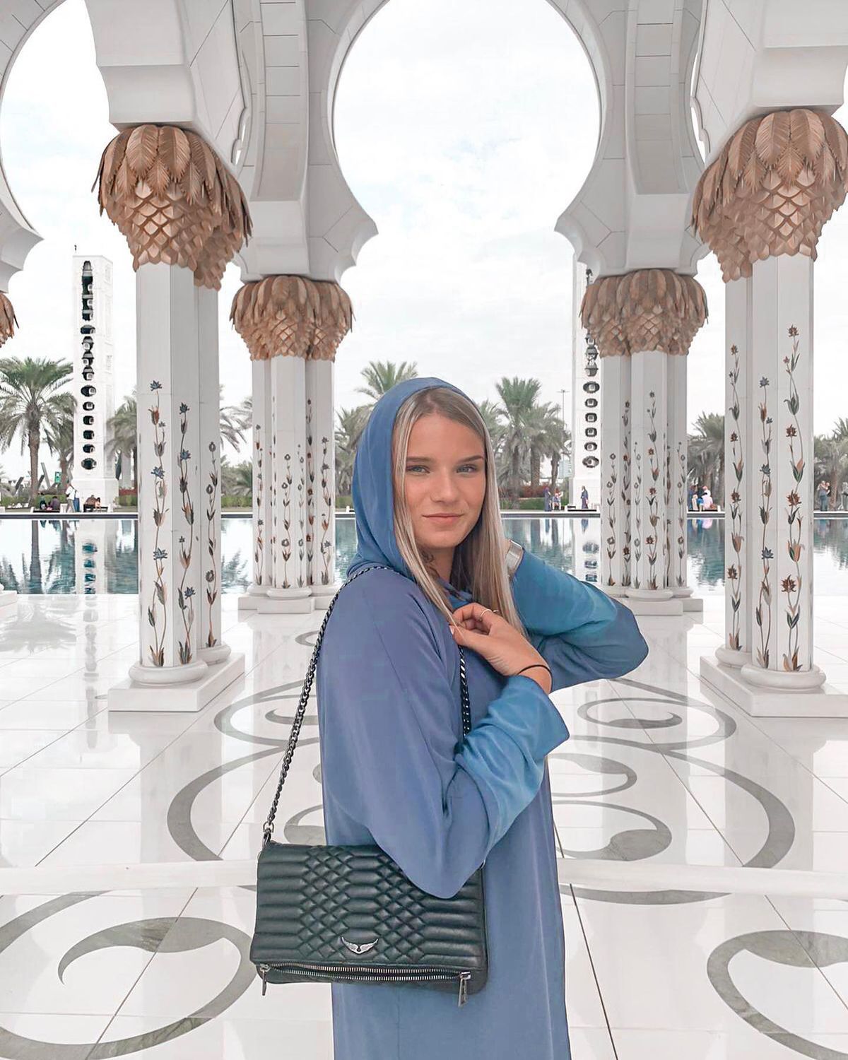 Sexy și irezistibilă! Fiica antrenorului încinge Instagramul cu poze provocatoare