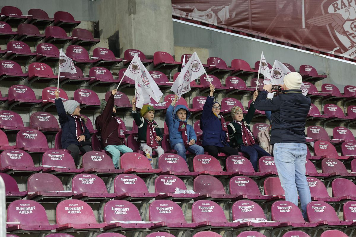 Copii prezenți la Rapid - Universitatea Craiova / foto: Ionuț Iordache GSP