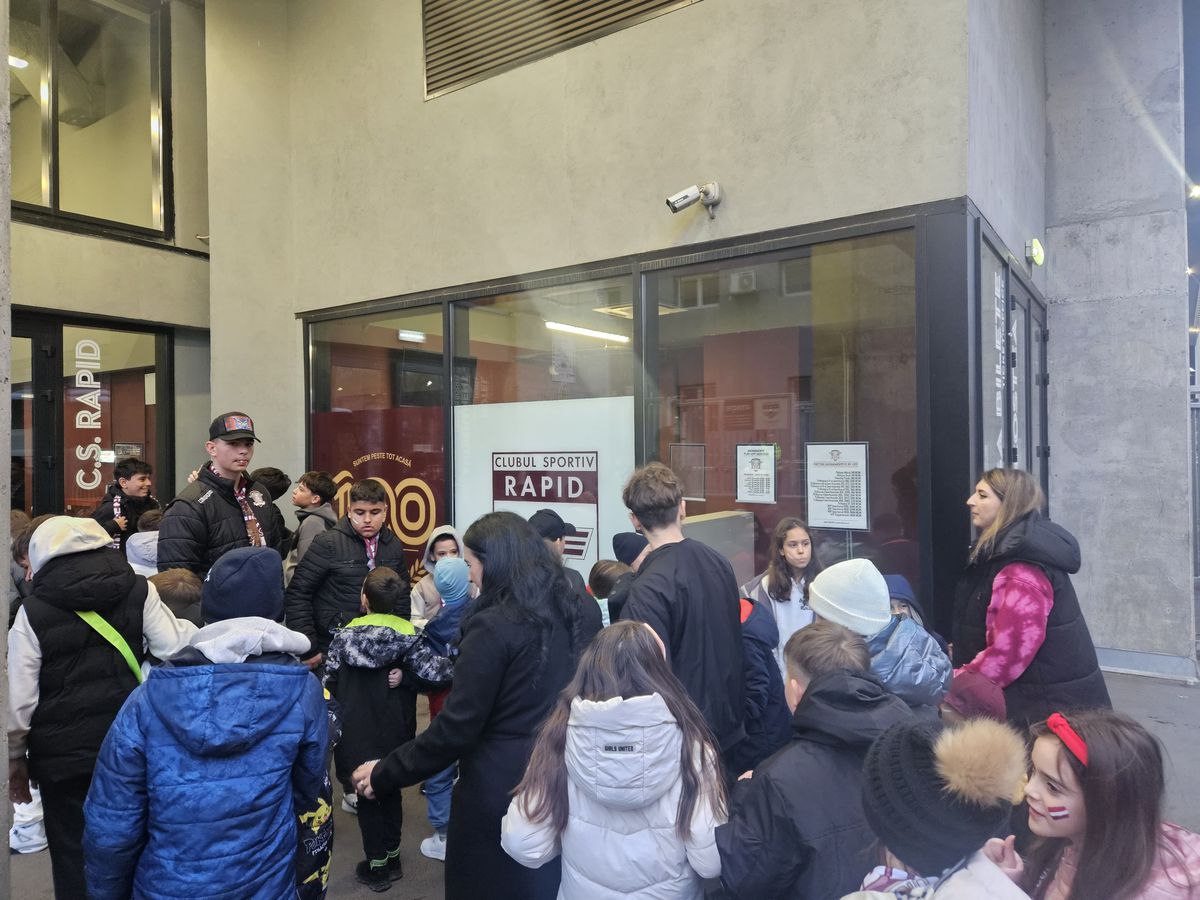 Micii suporteri sunt pregătiți de Rapid - Universitatea Craiova