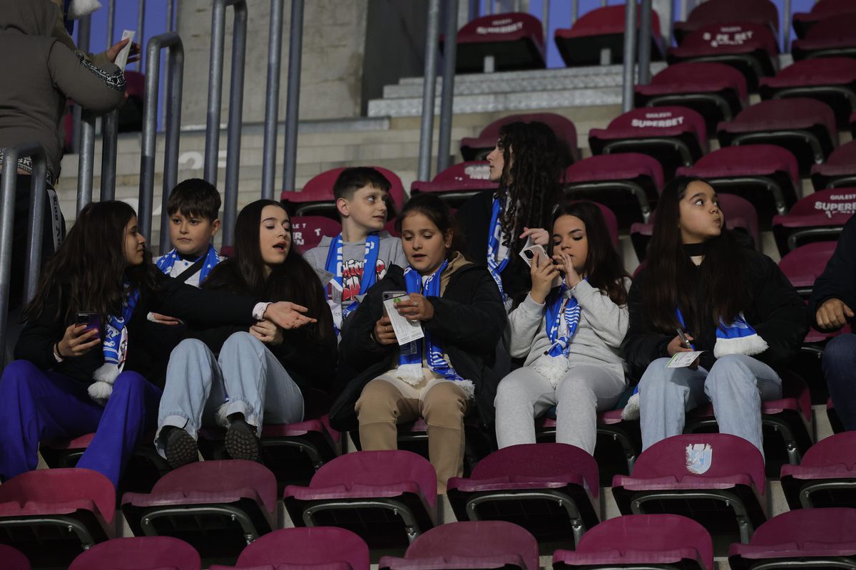 Micii suporteri sunt pregătiți de Rapid - Universitatea Craiova