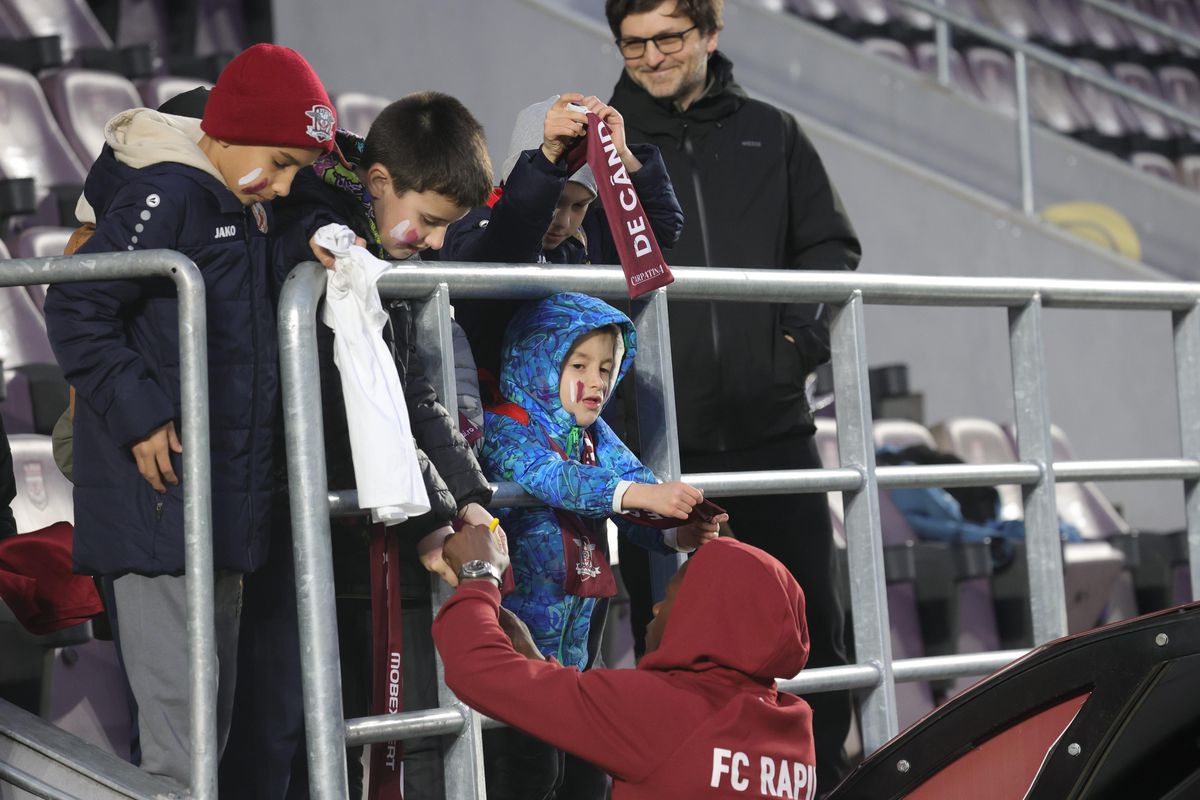 Copii prezenți la Rapid - Universitatea Craiova / foto: Ionuț Iordache GSP