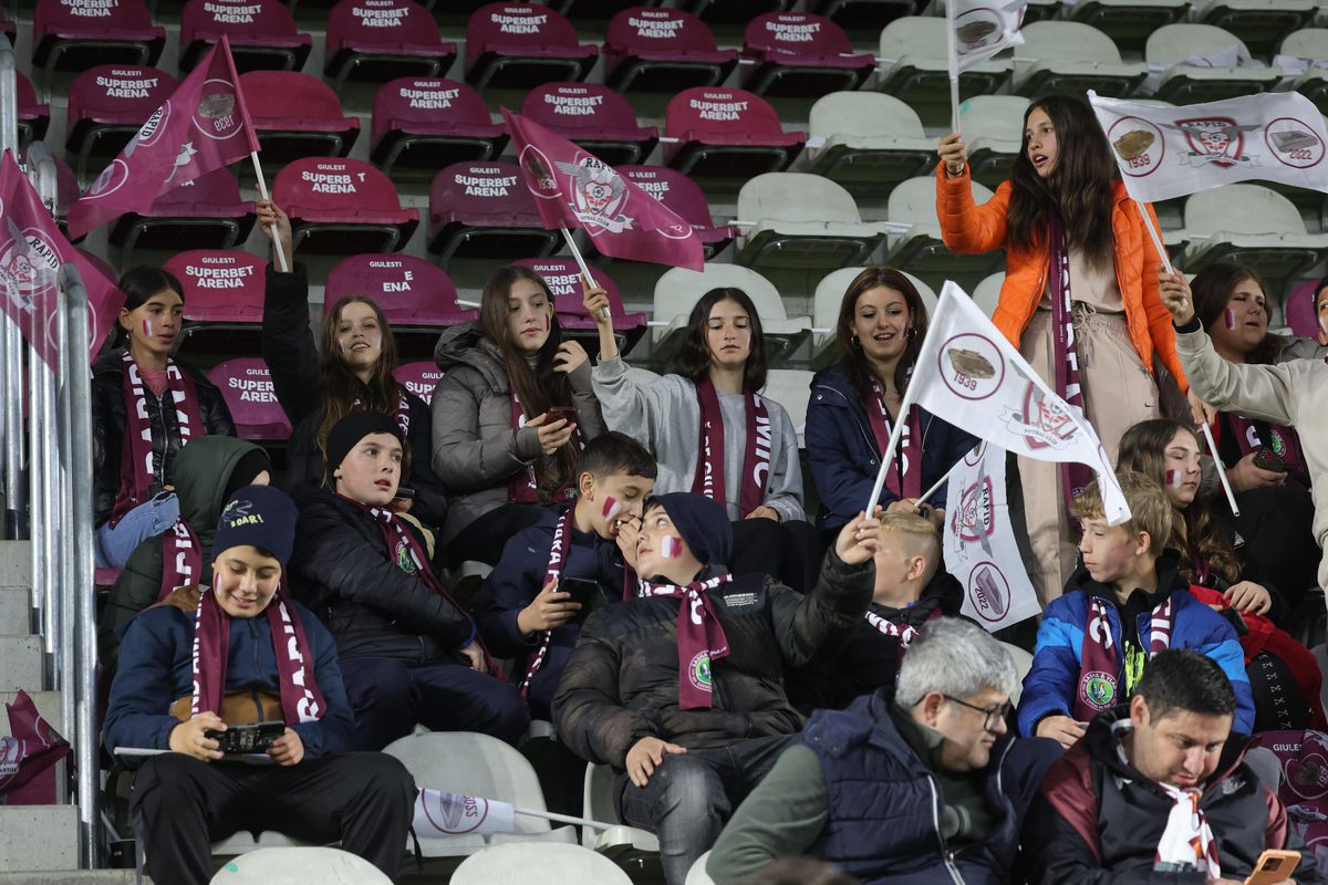 Copii prezenți la Rapid - Universitatea Craiova / foto: Ionuț Iordache GSP