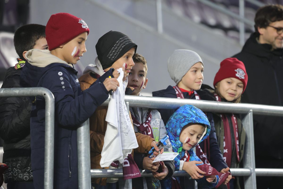 Copii prezenți la Rapid - Universitatea Craiova / foto: Ionuț Iordache GSP