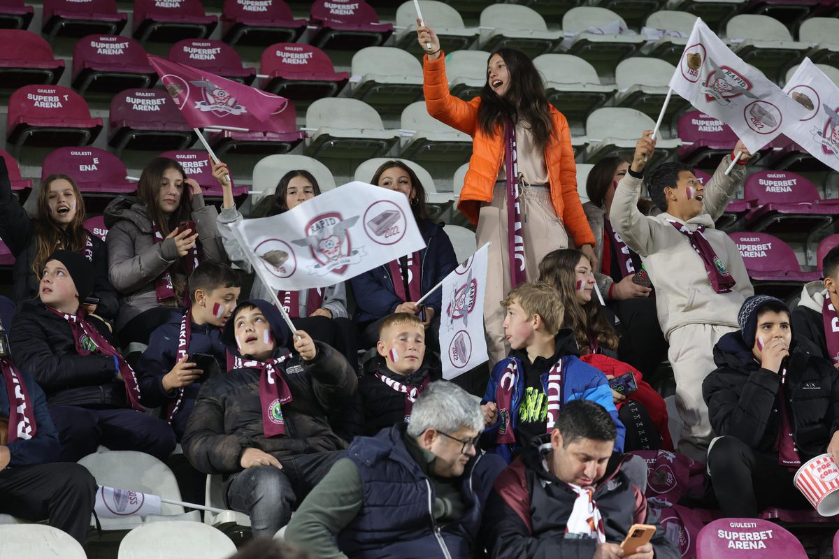 Copii prezenți la Rapid - Universitatea Craiova / foto: Ionuț Iordache GSP