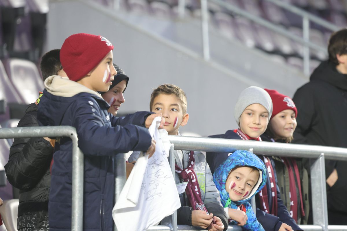 Copii prezenți la Rapid - Universitatea Craiova / foto: Ionuț Iordache GSP