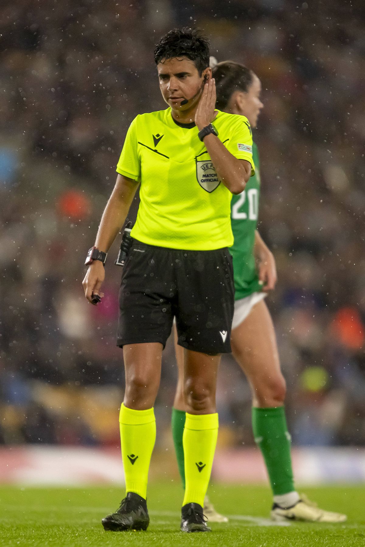Catarina Campos, prima femeie care arbitrează un meci în prima ligă masculină a Portugaliei. Foto: Imago
