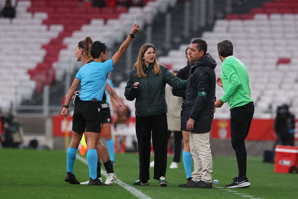 Prima femeie care arbitrează un meci în prima ligă masculină din Portugalia