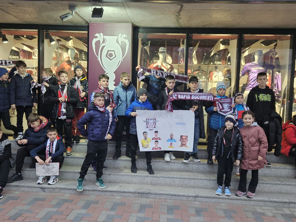 Micii suporteri sunt pregătiți de Rapid - Universitatea Craiova