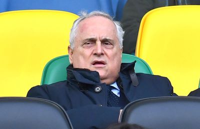 A chemat preotul ca să spargă ghinionul la Lazio! » Decizie disperată a proprietarului clubului din Serie A