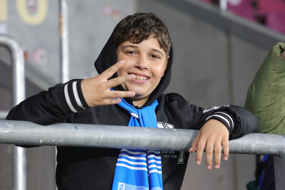 Micii suporteri sunt pregătiți de Rapid - Universitatea Craiova