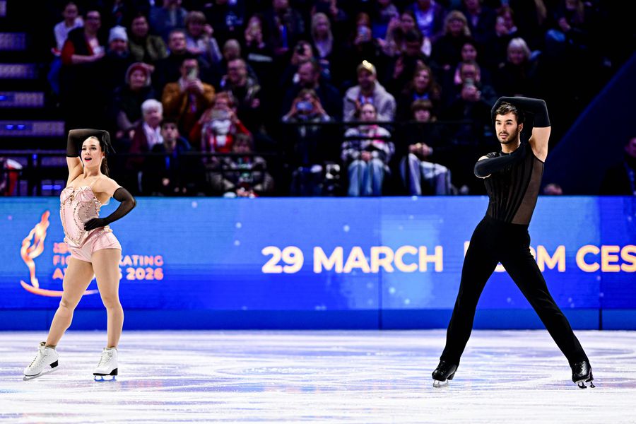 Laurence Fournier Beaudry, campioană olimpică, mondială și europeană în proba de dans alături de Guillaume Cizeron, a vorbit despre luptele sale din trecut cu anorexia și bulimia: „Astăzi, apreciez să văd corpuri musculoase”