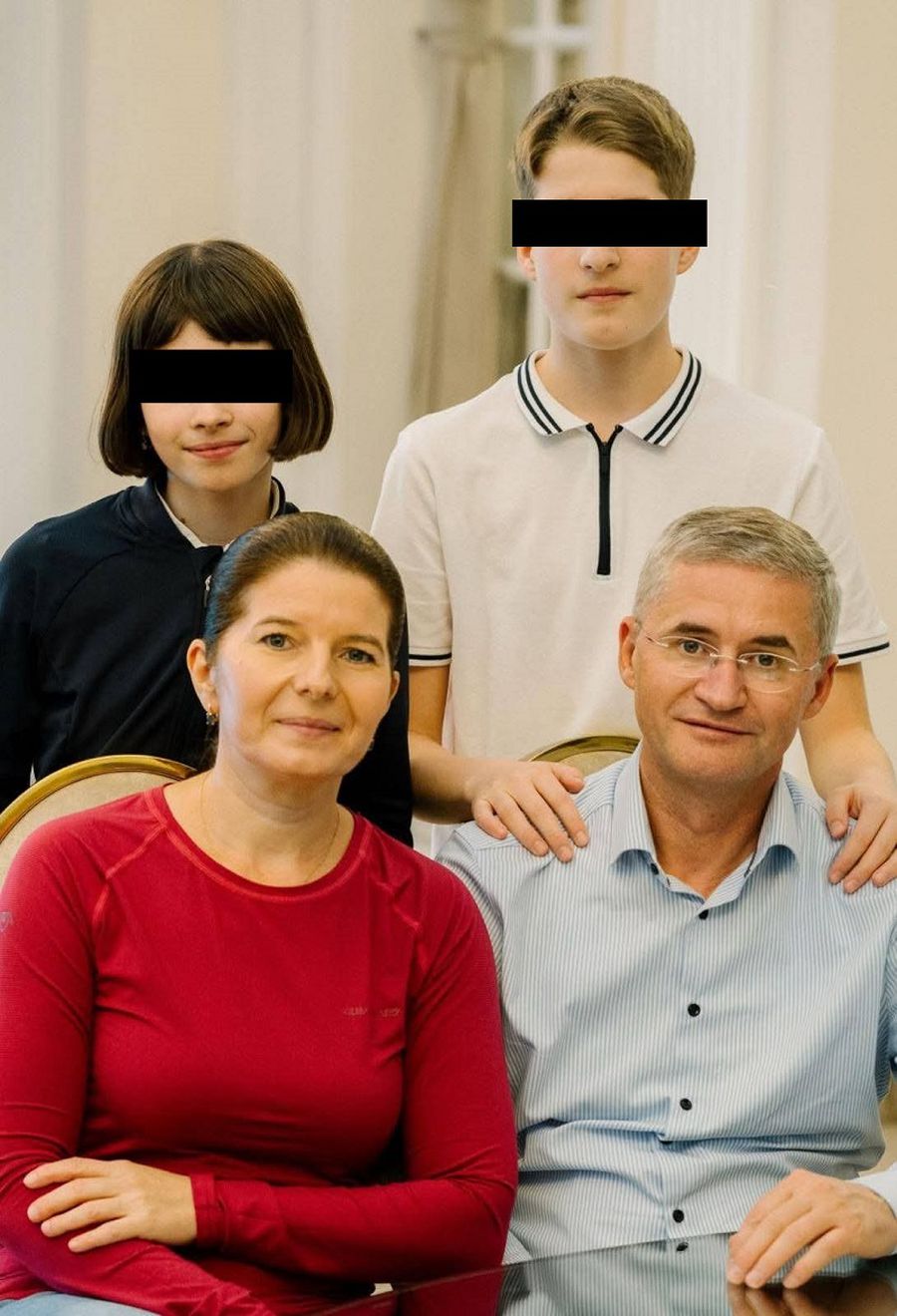 Tablou de familie. Ambii copii ai soților Ridzi au fost ghidați către tenis, sport pe care-l mai practică azi doar fiica / Sursă foto: Facebook Abuzuri în lanț: „Monica Iacob-Ridzi a cerut să trântească finala pentru fiica ei!” + Înregistrare audio ȘOCANTĂ cu soțul-primar: „Ce p*** mea îi trebuie competiție?”