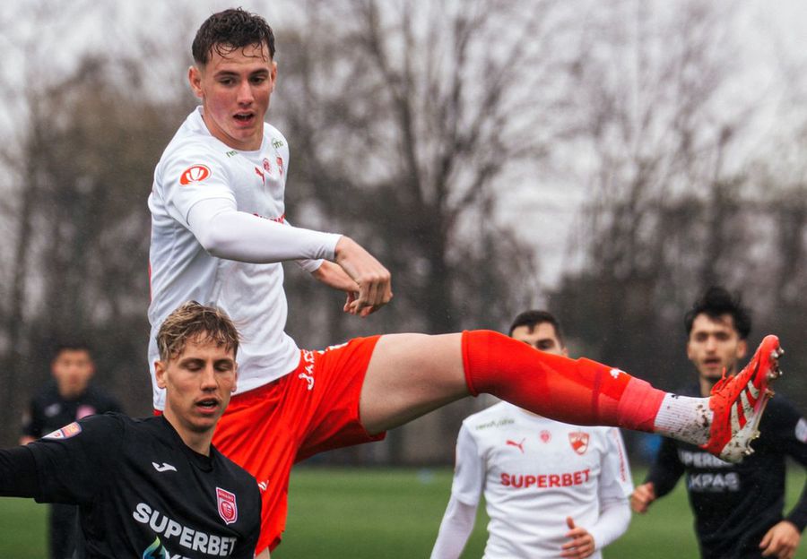 A lăsat-o pe FCSB pentru Dinamo și dezvăluie secretul celor 2,01 metri înălțime: „Toți îmi spun «Wembanyama»”