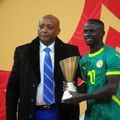 Președintele CAF, Patrice Motsepe, alături de Sadio Mane // FOTO: Imago Images