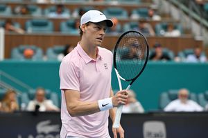 Jannik Sinner face dubla Indian Wells-Miami, la 9 ani după Roger Federer! » Finală fragmentată de ploaie, dar controlată