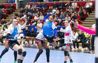 Iată tabloul complet al „sferturilor” din Liga Campionilor la handbal feminin! » Adversare tari pentru CSM București și Gloria Bistrița