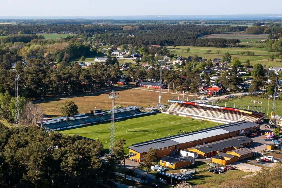 Liga Campionilor într-un sat cu 1.500 de locuitori » UEFA a aprobat stadionul unde va evolua campioana-surpriză