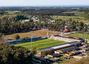 Liga Campionilor într-un sat cu 1.500 de locuitori » UEFA a aprobat stadionul unde va evolua campioana-surpriză