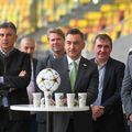 Lupescu (stânga) nu l-ar fi adus la lot pe Lucescu, dacă ar fi ajuns șeful FRF. Foto: Imago Images