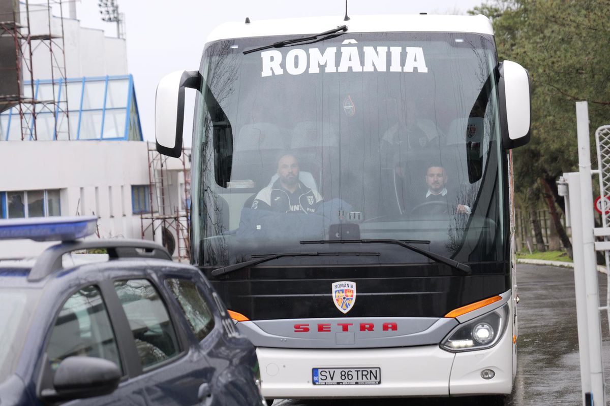 Echipa națională a plecat de la Mogoșoaia spre Slovacia // foto: Andrei Furnigă (GSP.ro)