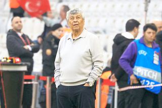 Apropiații lui Mircea Lucescu dezvăluie: „Nu a dormit, era supărat. Se enervase și astăzi”