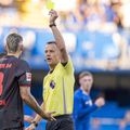 Stuart Attwell, la centru într-un meci Leverkusen - Chelsea din Ligă / Foto: Imago
