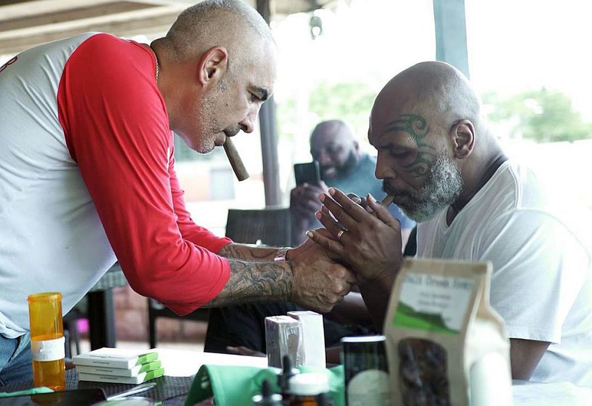 Alki David, miliardarul care vrea să dea numele stadionului Barcelonei, plănuiește să-și cloneze soția! E partenerul lui Mike Tyson în afacerea cu cannabis