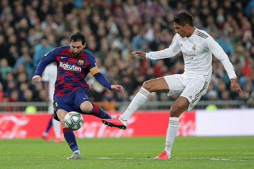 Leo Messi și Raphael Varane sunt doi dintre cei mai buni jucători din FIFA 20 // FOTO: Guliver/GettyImages
