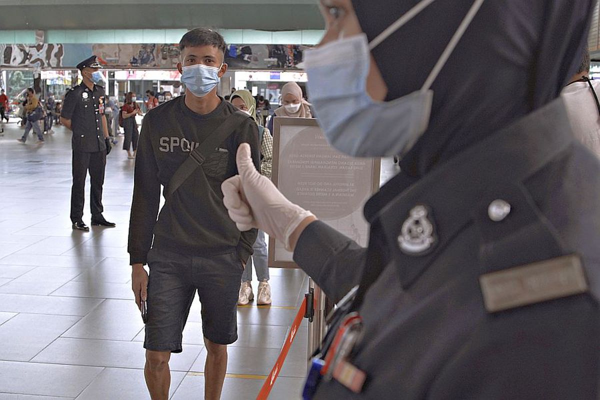 COVID-19. Urmează și în România? 4 schimbări majore anunțate după ridicarea restricțiilor: cum se va merge la cinema