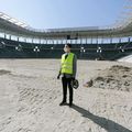 Gică Popescu pe stadionul Ghencae // FOTO: facebook.com/gicapopescuoficial/