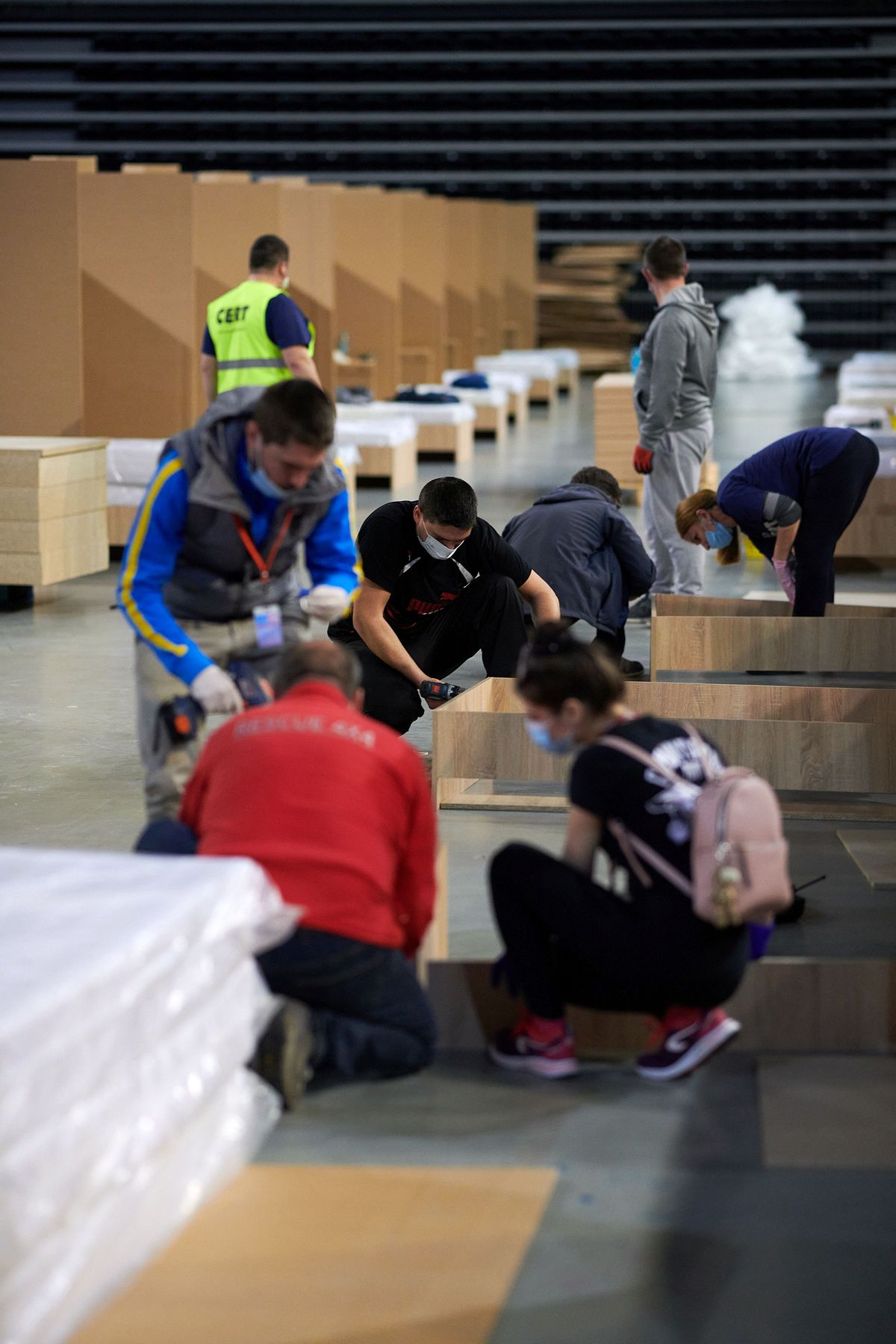 FOTO Sala Polivalentă din Cluj, transformată în centru de suport pentru bolnavii de COVID-19